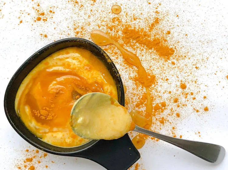 Yogurt, honey and turmeric